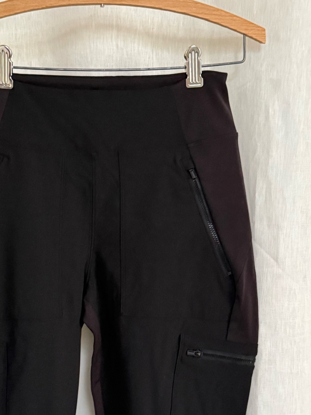 NWOT Athleta Headlands Hybrid Cargo Tight 4 Black Hiking Leggings Pants Pockets